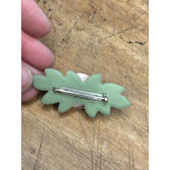 Handcrafted Floral Porcelain Brooch With Pink & White Roses Green Leaves And Met - Picture 4 of 8